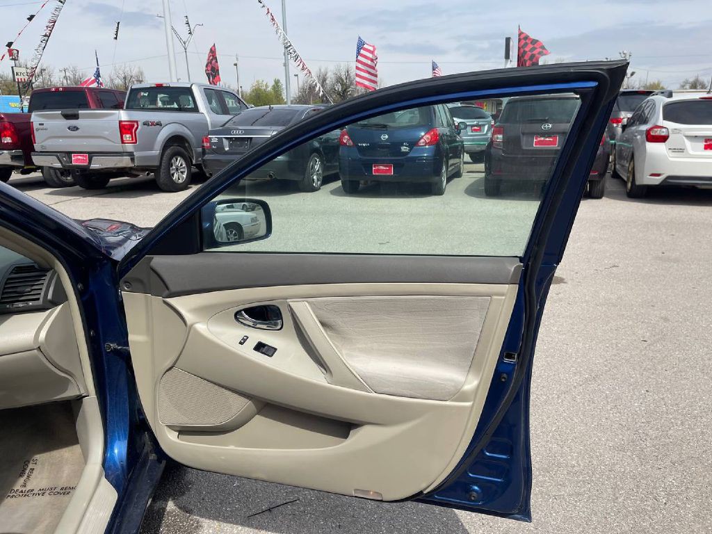 2009 Toyota Camry Image 6