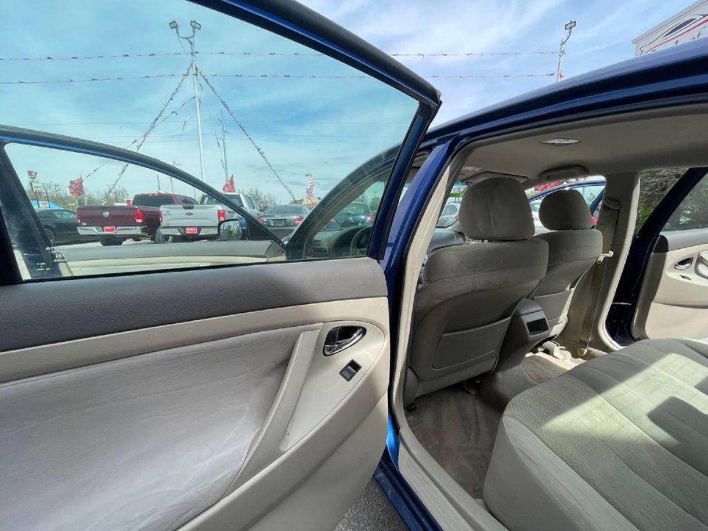 2009 Toyota Camry Image 10