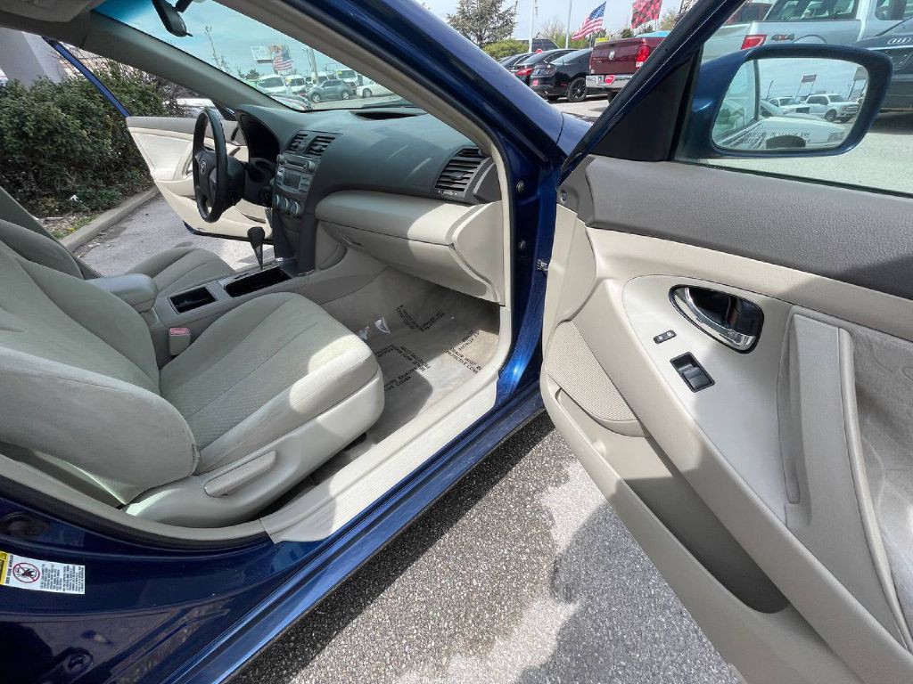 2009 Toyota Camry Image 18
