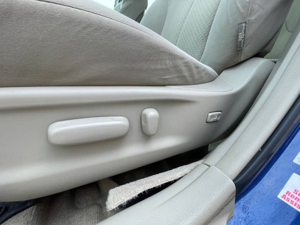 2009 Toyota Camry Image 24