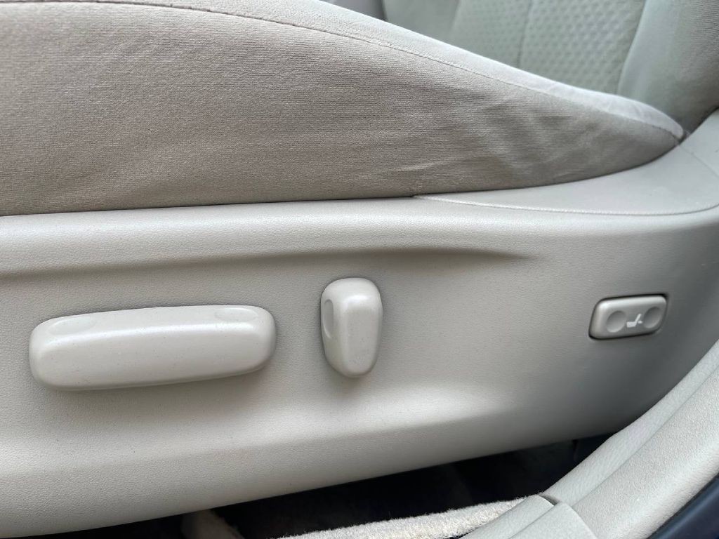 2009 Toyota Camry Image 25