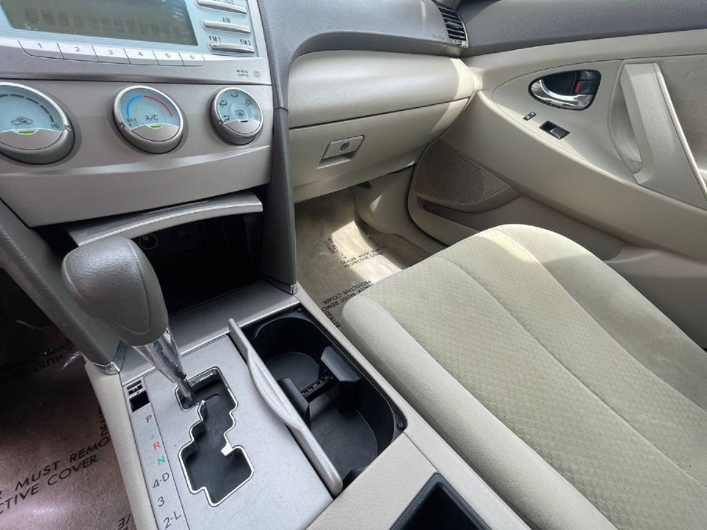 2009 Toyota Camry Image 32