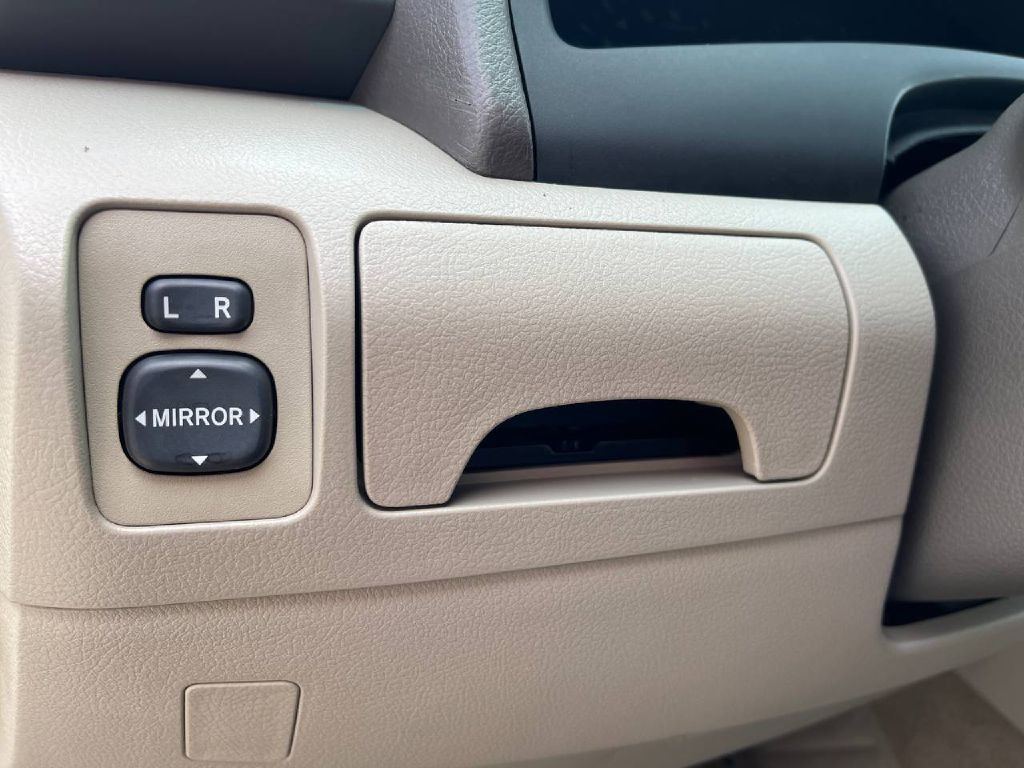 2009 Toyota Camry Image 35