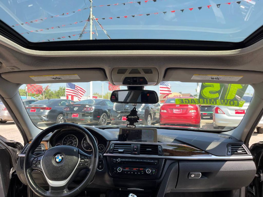 2015 BMW 3 Series Image 19