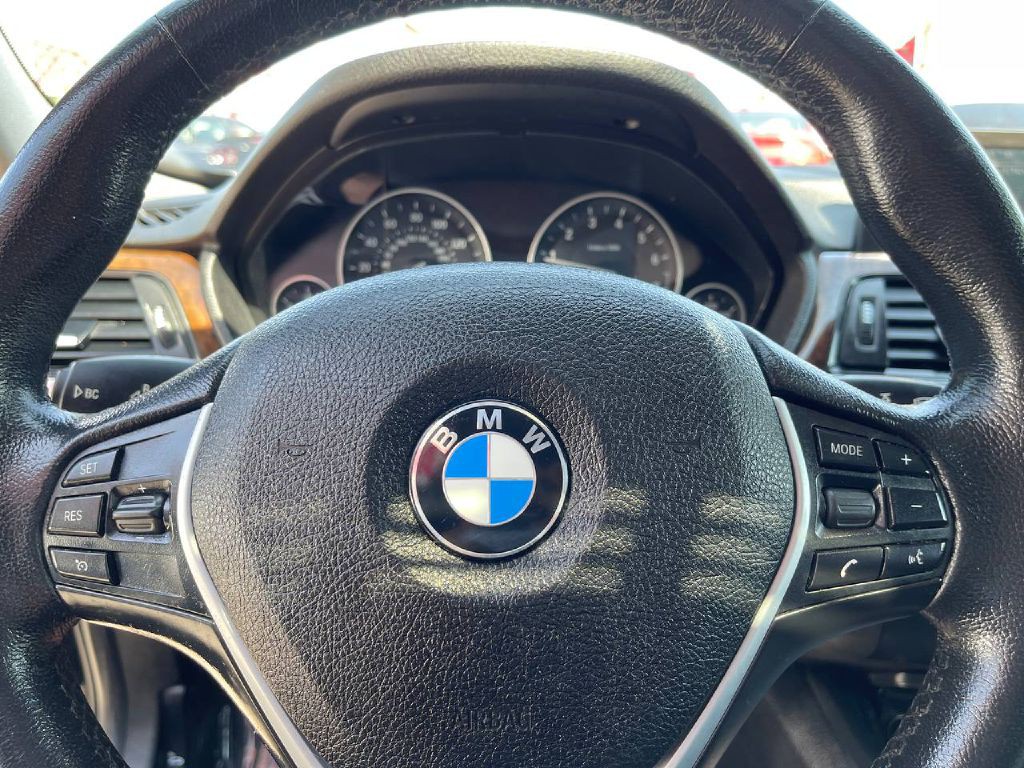 2015 BMW 3 Series Image 36