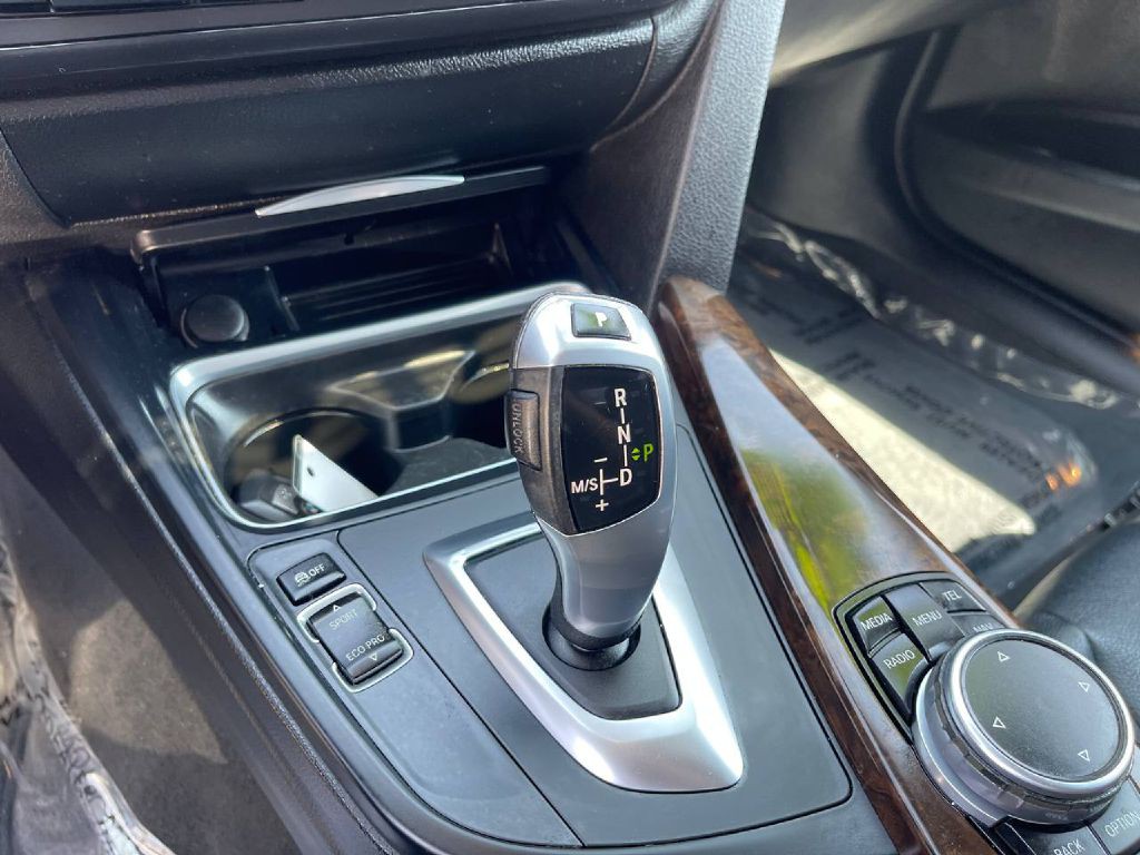 2015 BMW 3 Series Image 47