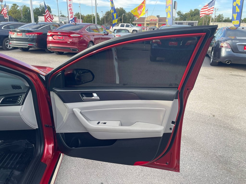 2017 Hyundai Sonata Image 6