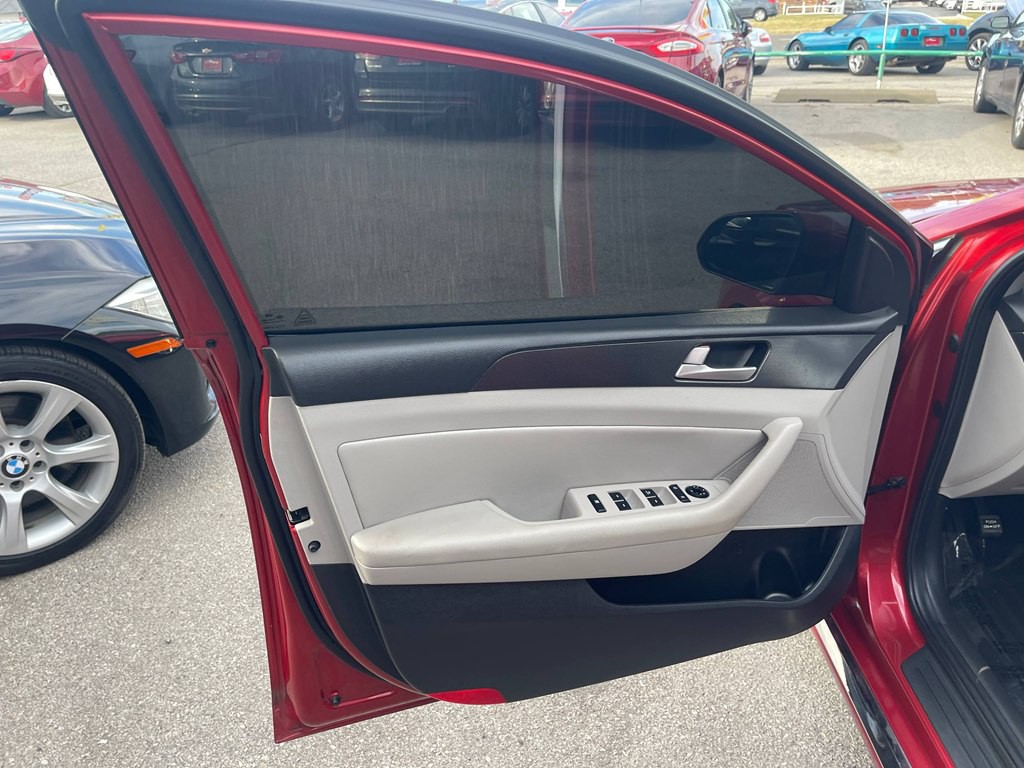 2017 Hyundai Sonata Image 8