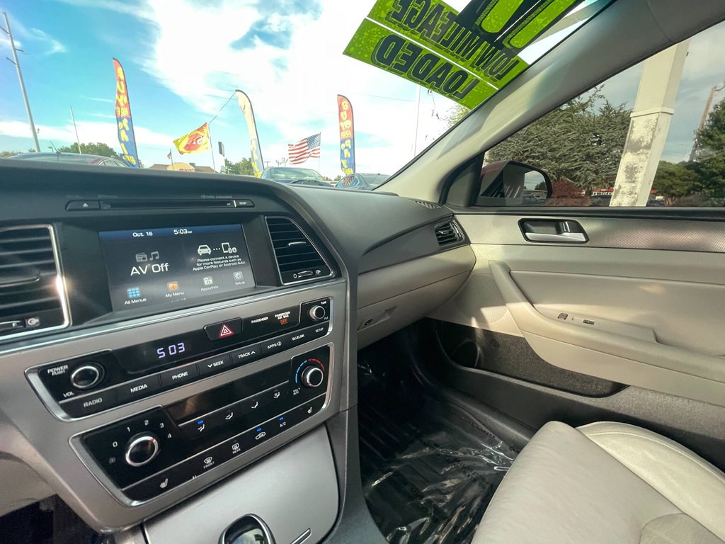 2017 Hyundai Sonata Image 26