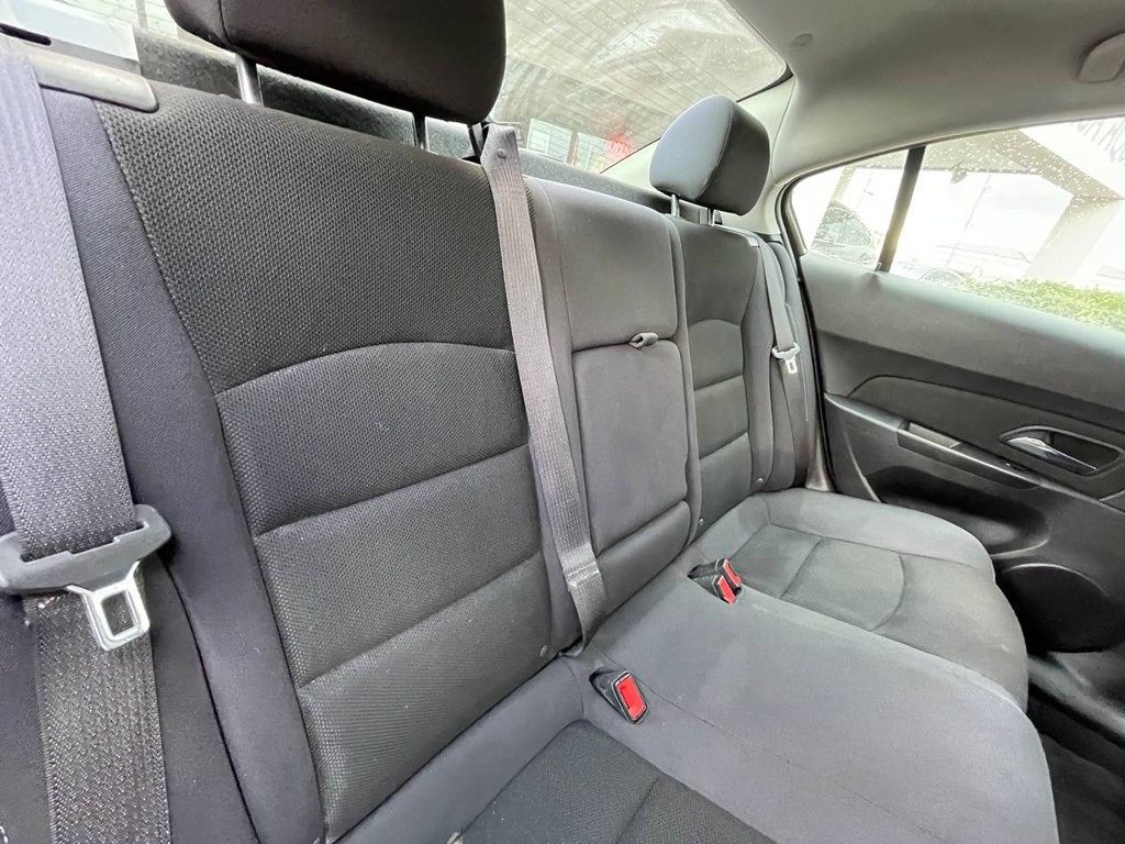 2016 Chevrolet Cruze Image 14