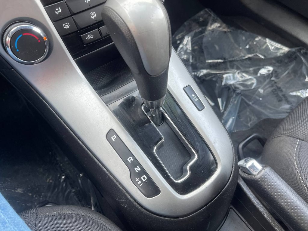 2016 Chevrolet Cruze Image 30