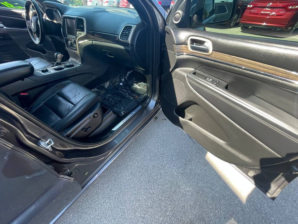2017 Jeep Grand Cherokee Image 21