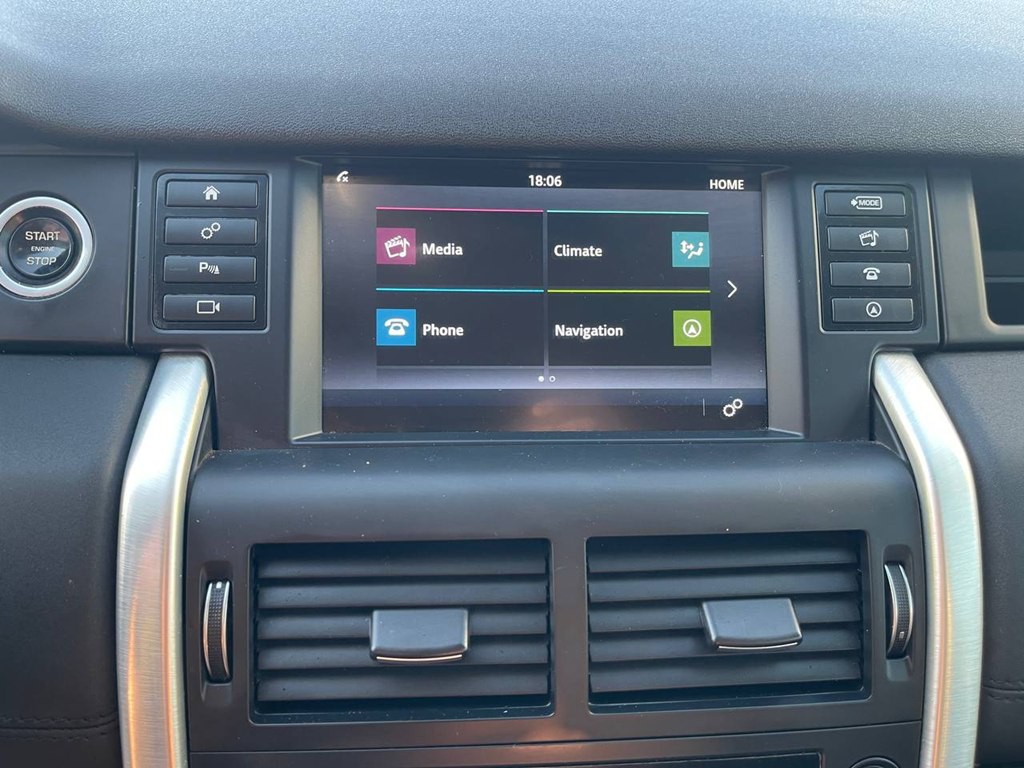 2016 Land Rover Discovery Sport Image 29