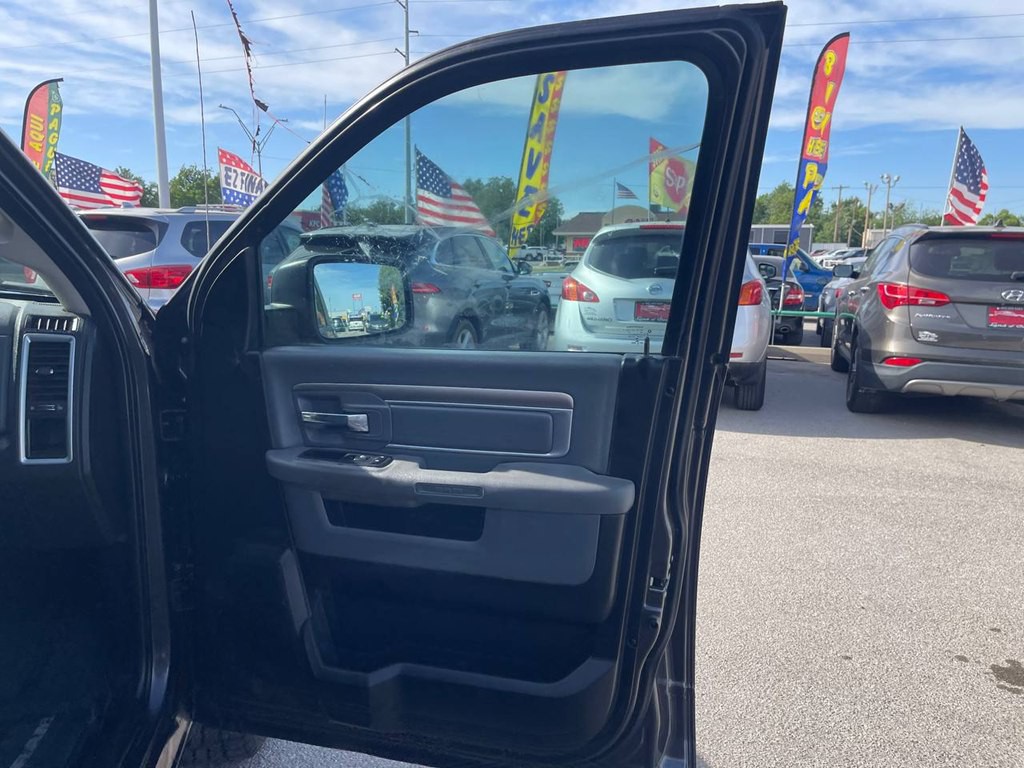 2015 RAM 1500 Image 6