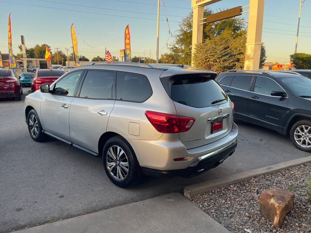 2017 Nissan Pathfinder Image 4