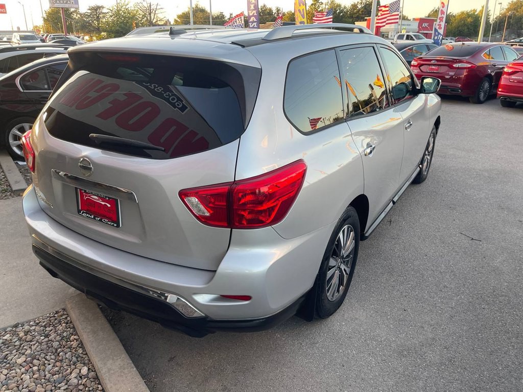2017 Nissan Pathfinder Image 5
