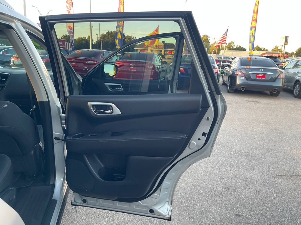 2017 Nissan Pathfinder Image 7