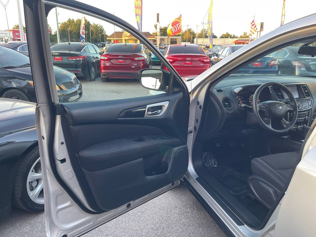 2017 Nissan Pathfinder Image 8