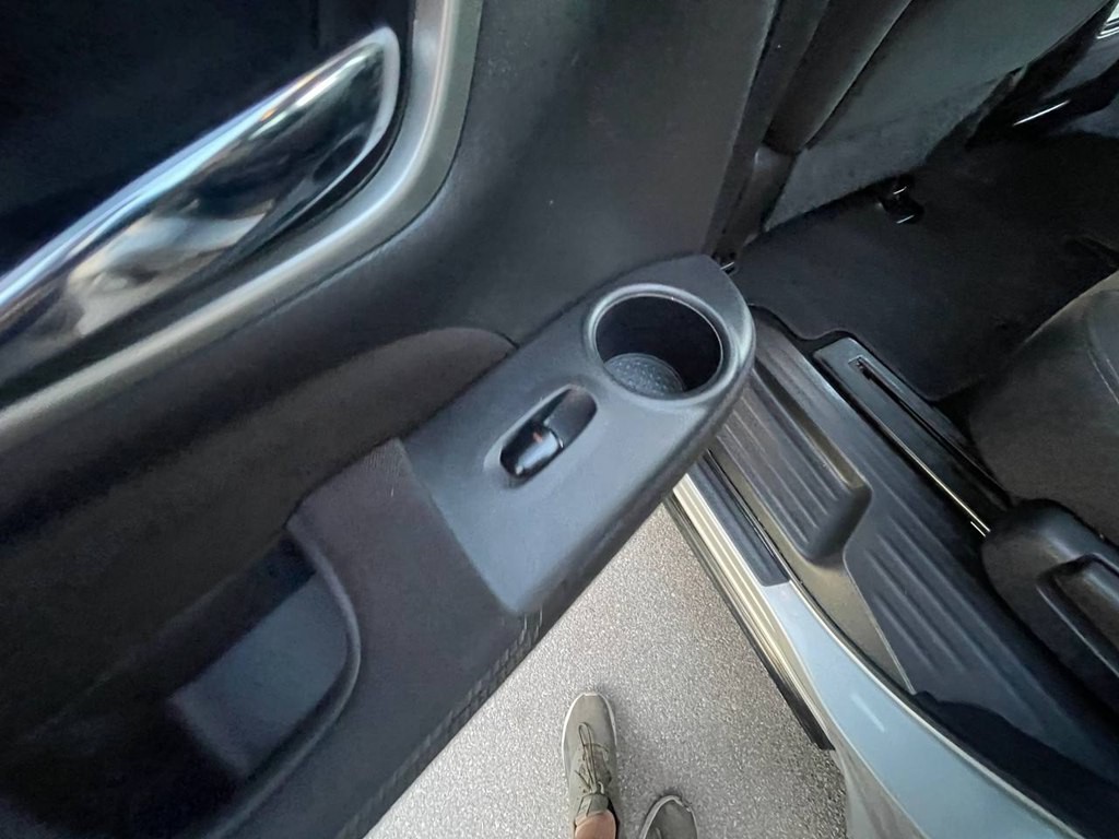 2017 Nissan Pathfinder Image 11