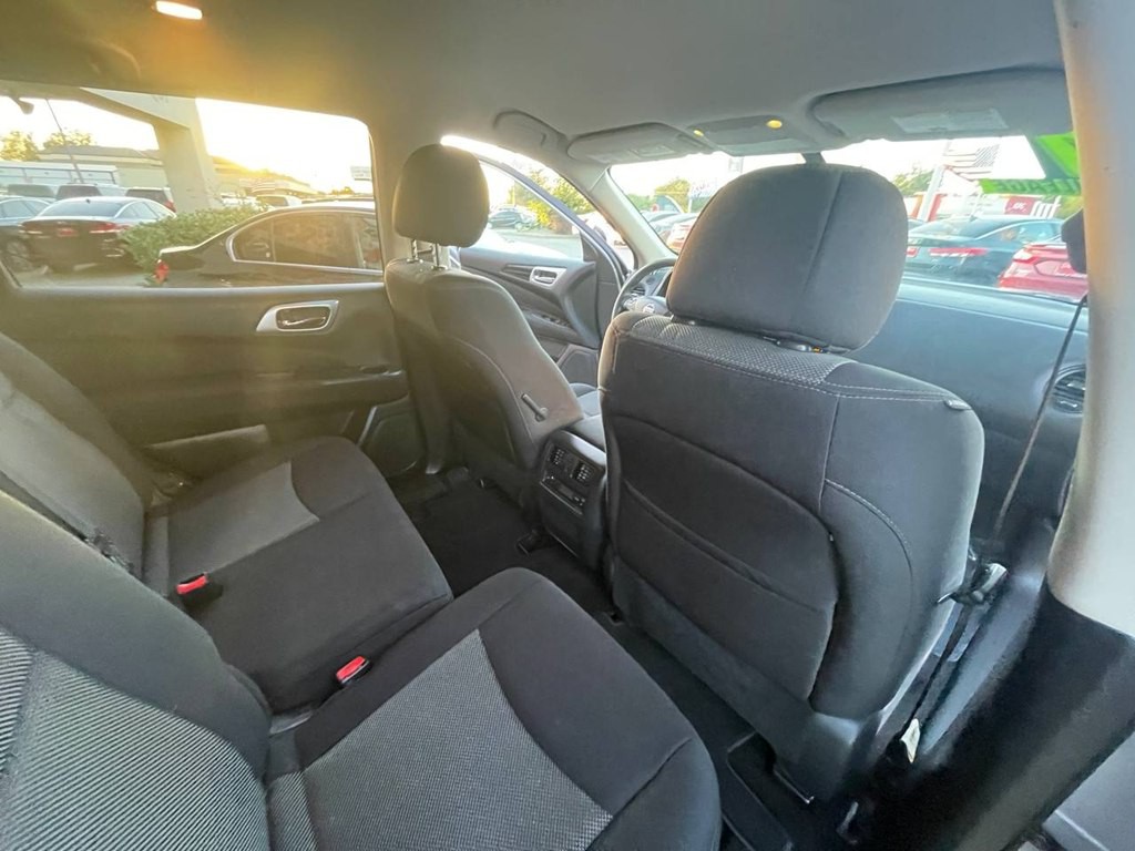 2017 Nissan Pathfinder Image 20