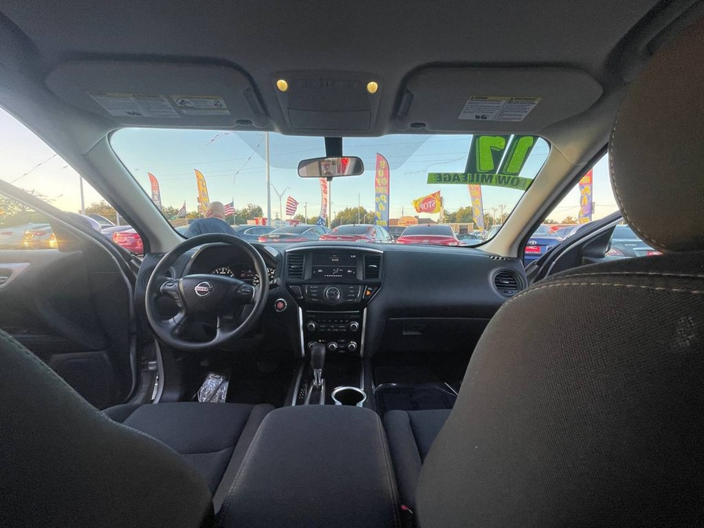 2017 Nissan Pathfinder Image 22