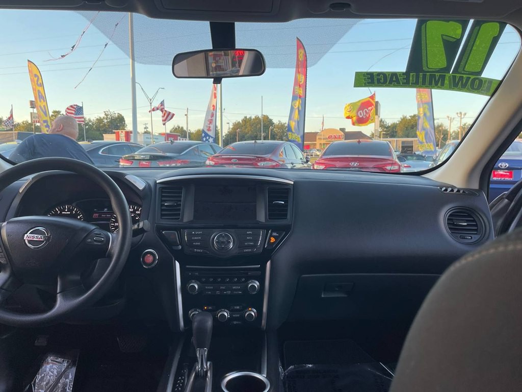 2017 Nissan Pathfinder Image 23