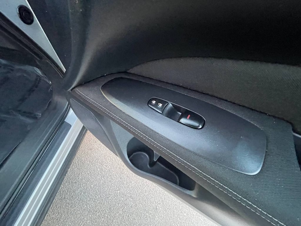 2017 Nissan Pathfinder Image 25