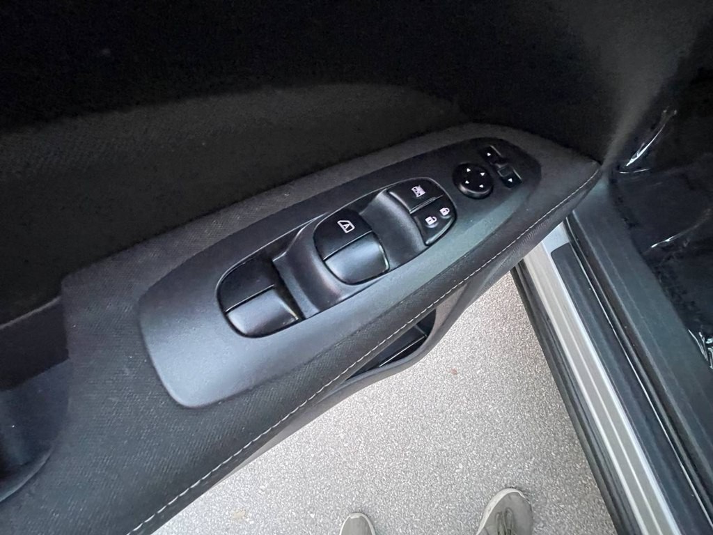 2017 Nissan Pathfinder Image 29