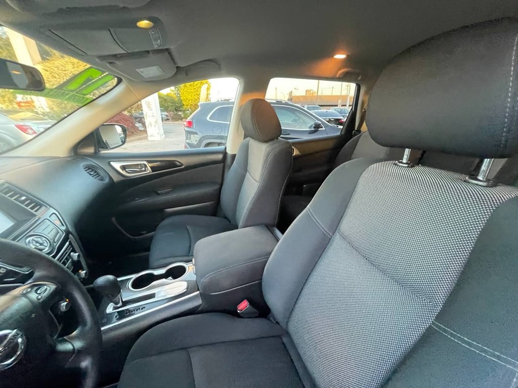 2017 Nissan Pathfinder Image 30