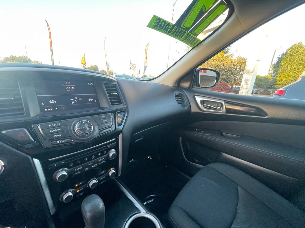 2017 Nissan Pathfinder Image 31