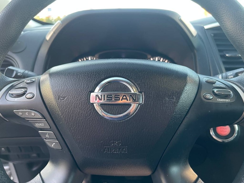 2017 Nissan Pathfinder Image 32