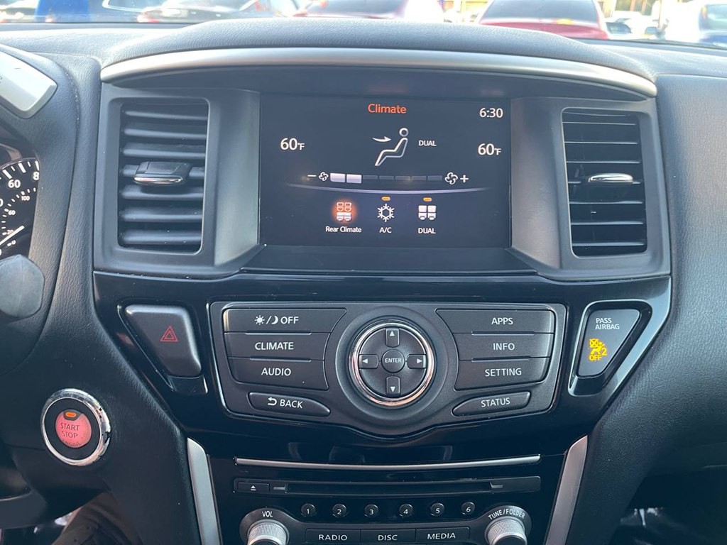 2017 Nissan Pathfinder Image 39