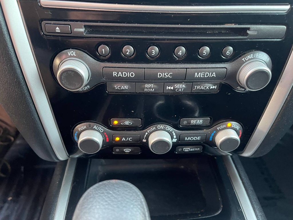 2017 Nissan Pathfinder Image 40