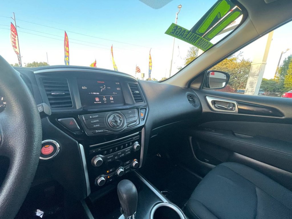 2017 Nissan Pathfinder Image 42