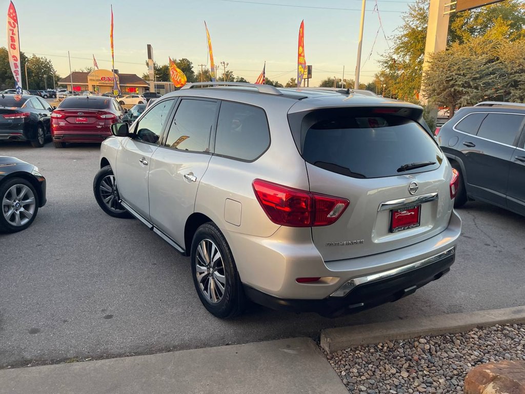 2017 Nissan Pathfinder Image 45