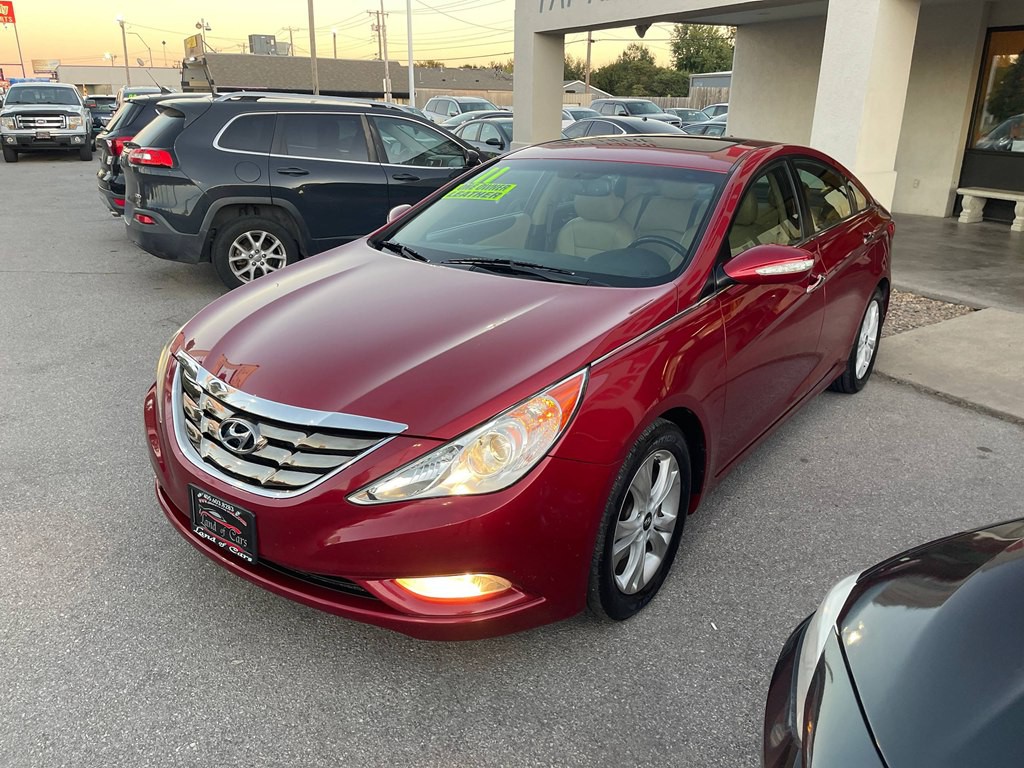 2011 Hyundai Sonata Image 3