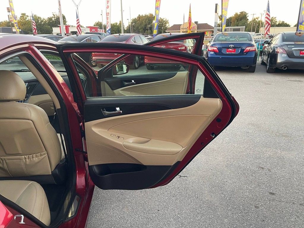 2011 Hyundai Sonata Image 7