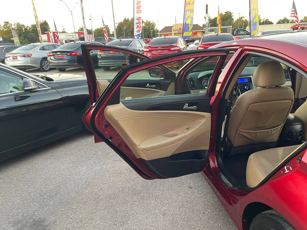 2011 Hyundai Sonata Image 8