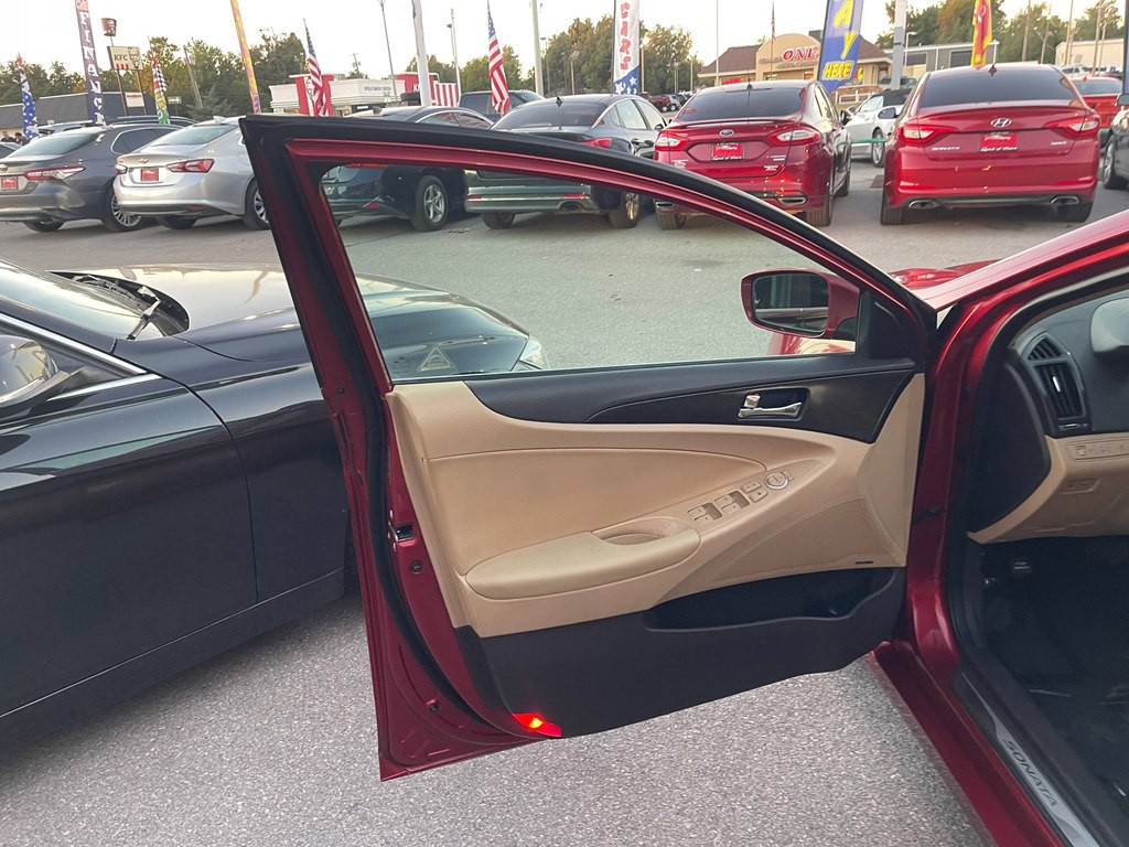 2011 Hyundai Sonata Image 10