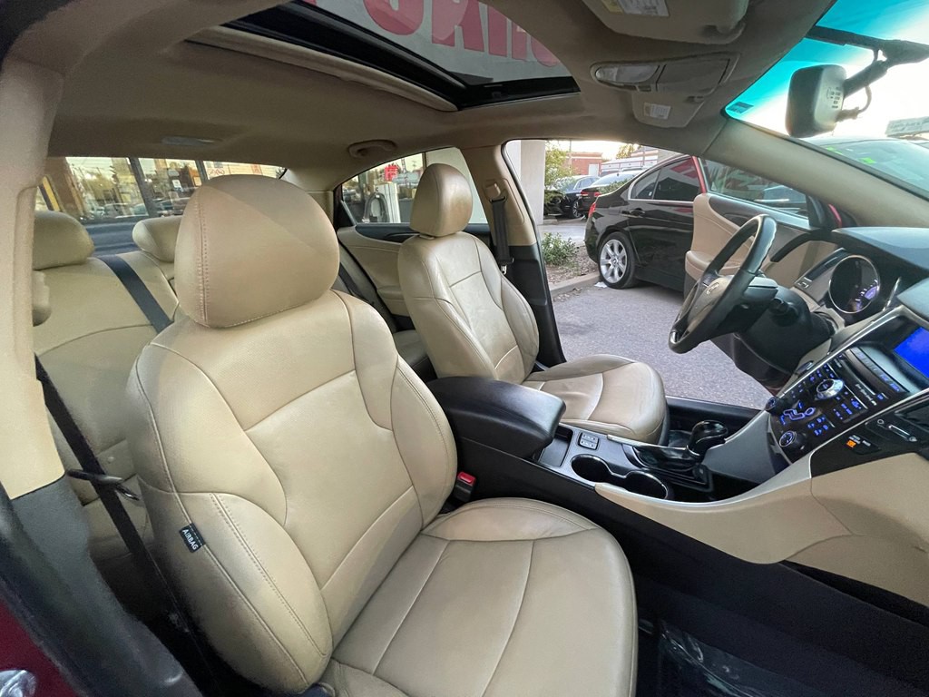 2011 Hyundai Sonata Image 24