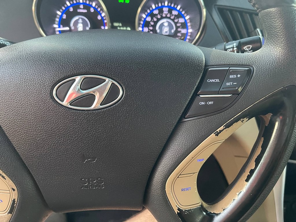 2011 Hyundai Sonata Image 28