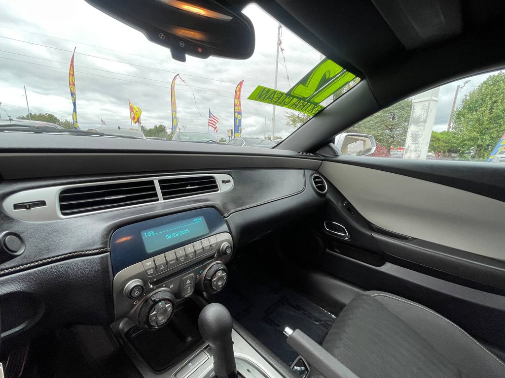 2012 Chevrolet Camaro Image 22