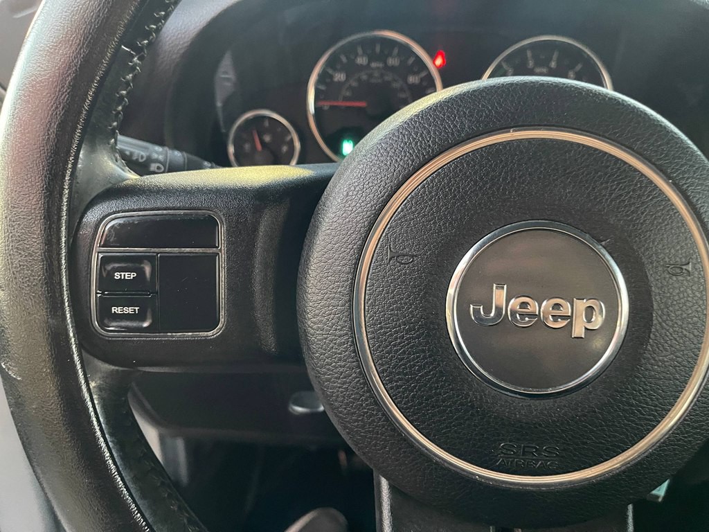 2011 Jeep Wrangler Image 19