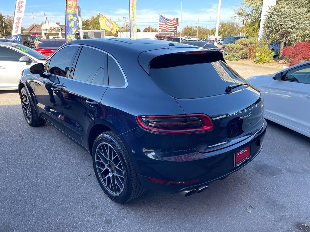 2018 Porsche Macan Image 2