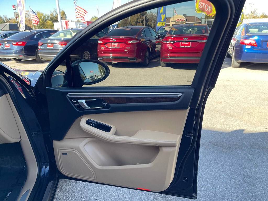 2018 Porsche Macan Image 4