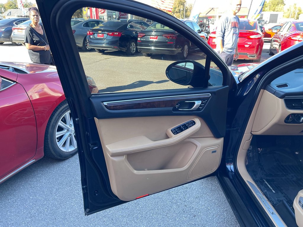 2018 Porsche Macan Image 6