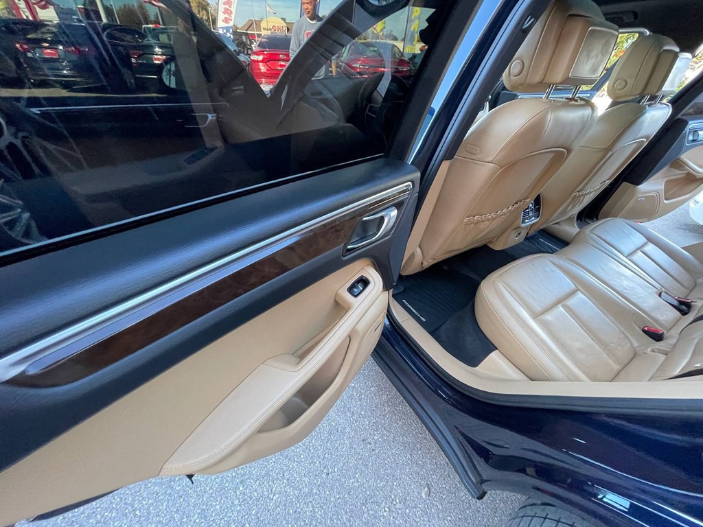 2018 Porsche Macan Image 8