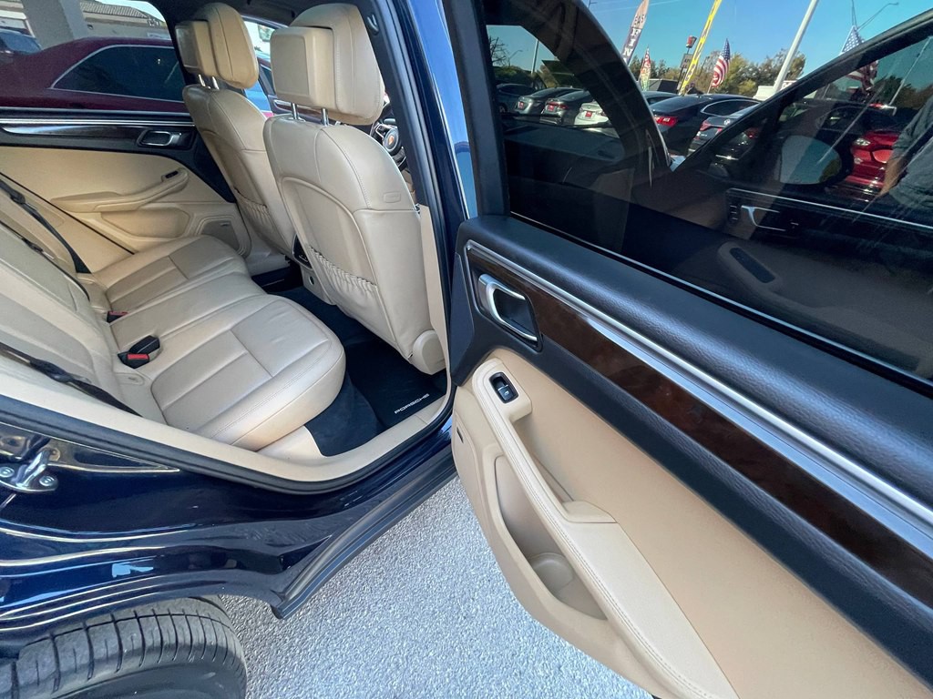 2018 Porsche Macan Image 13