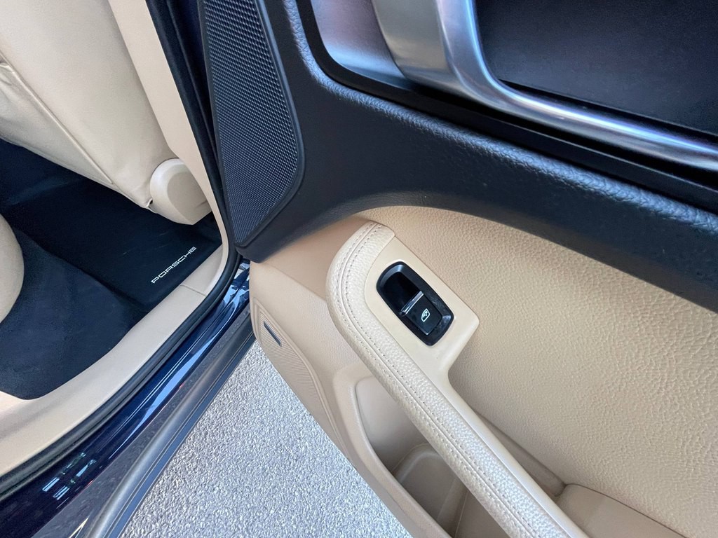 2018 Porsche Macan Image 14