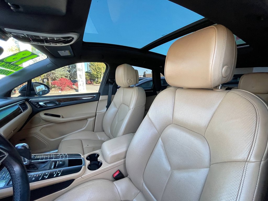 2018 Porsche Macan Image 29